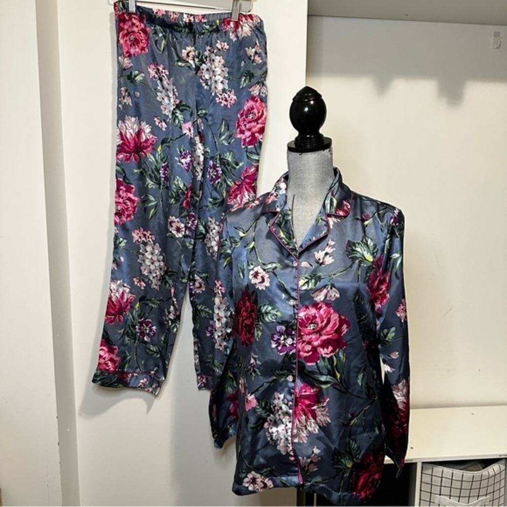 Nayomi Floral Satin Pajama Set – Size M (New Without Tags)